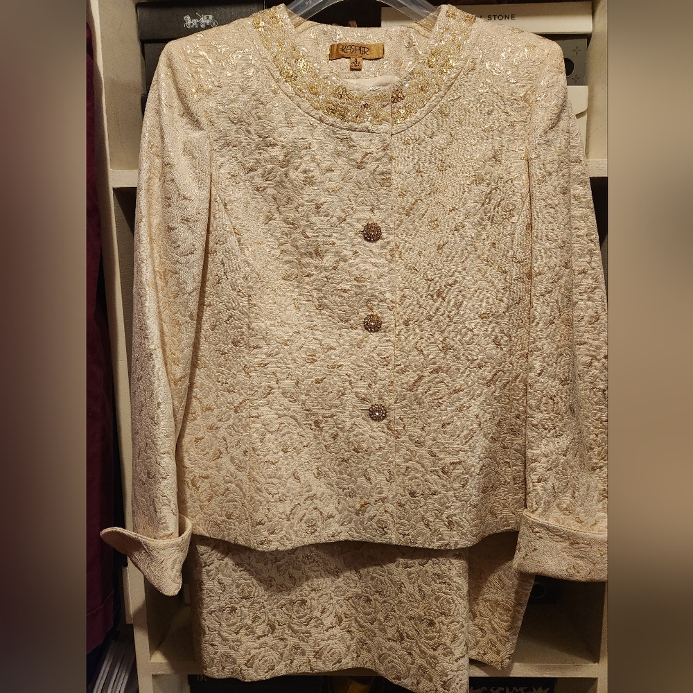 Kasper Skirt Suit Size 6 Cream & Gold